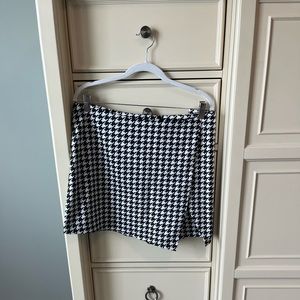 SHEIN black and white houndstooth skort, NWOT, size 3X